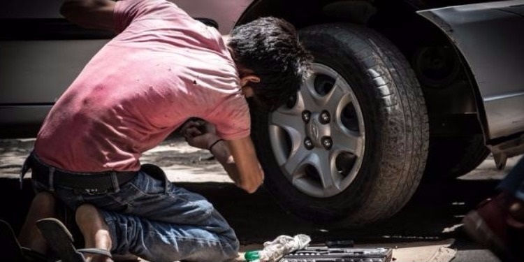    في‭ ‬اليوم‭ ‬العالمي‭ ‬لمكافحة‭ ‬عمل‭ ‬الأطفال‭..‬  منظمة‭ ‬العمل‭ ‬الدولية‭ ‬تدق‭ ‬ناقوس‭ ‬الخطر‭.. ‬  وتونس‭ ‬تطلق‭ ‬خطة‭ ‬وقائية